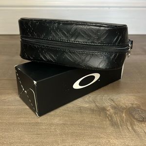 Oakley Sunglass Eyeglass Case | Black with Fabric Sleeve